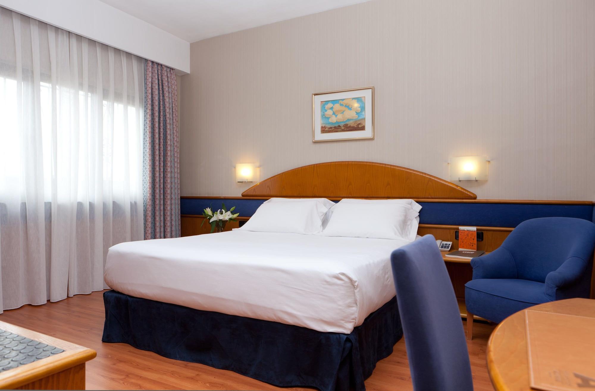 Hotel Agumar Madrid Exterior foto Room at the hotel