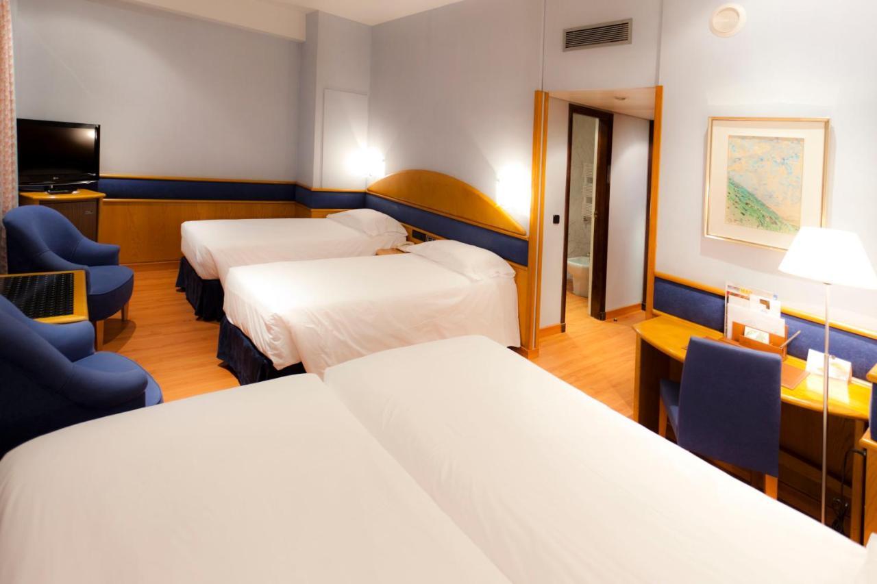 Hotel Agumar Madrid Exterior foto Room at the hotel