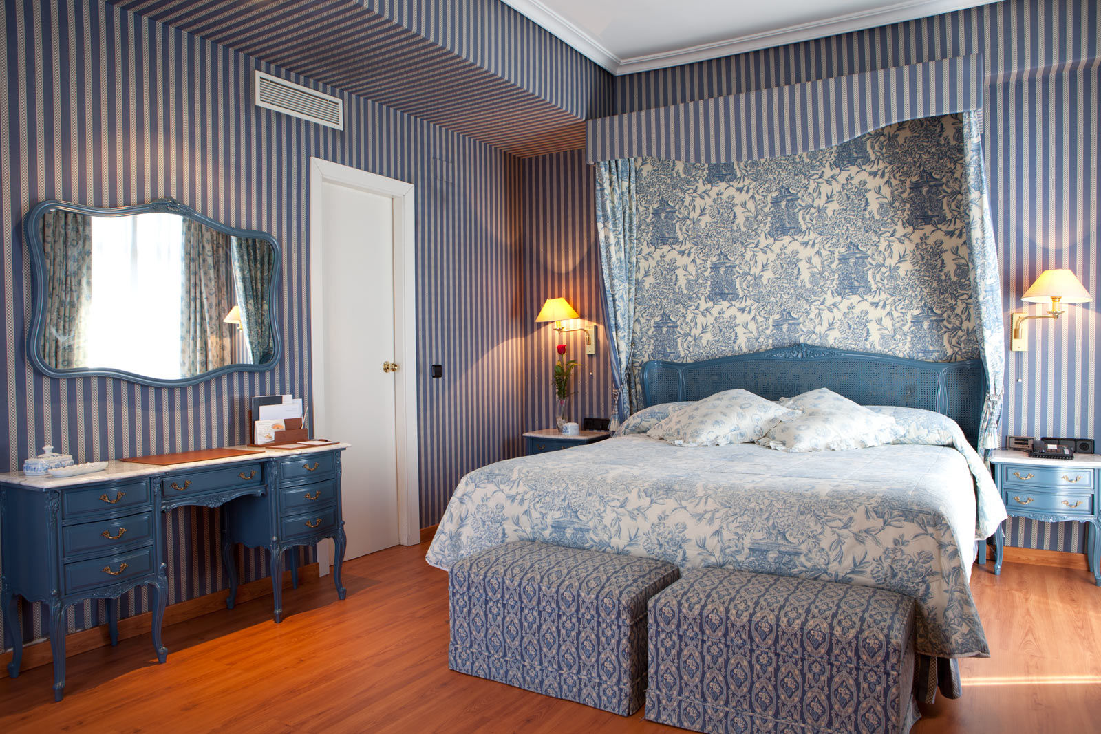 Hotel Agumar Madrid Exterior foto A bedroom at the hotel