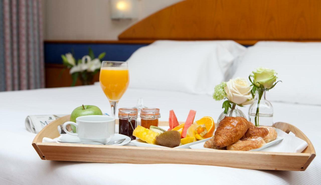 Hotel Agumar Madrid Exterior foto Breakfast in a hotel
