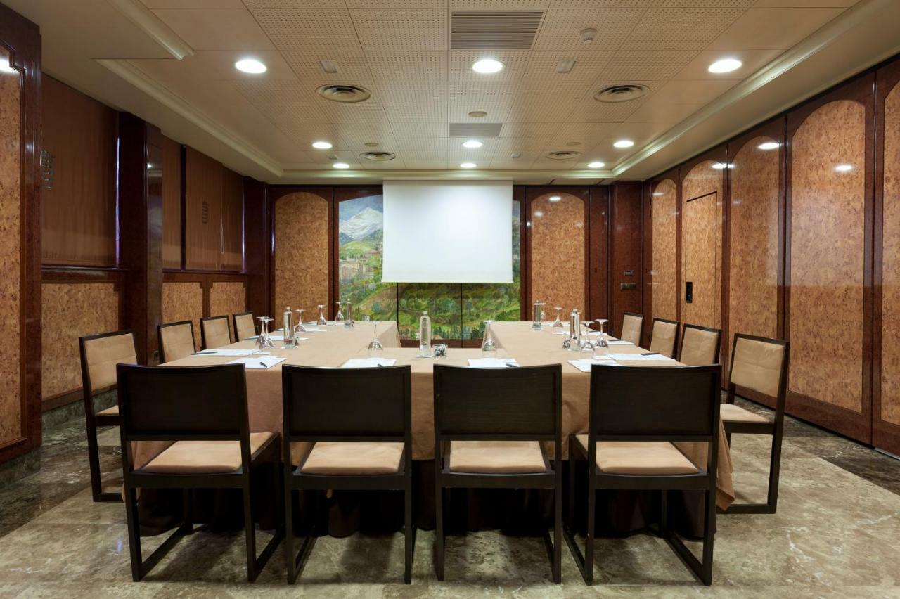 Hotel Agumar Madrid Exterior foto Meeting room